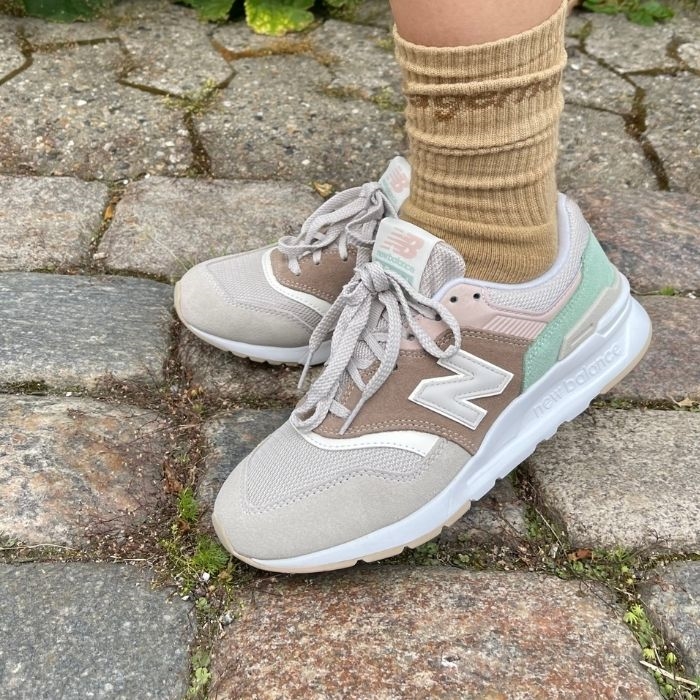 997 tan